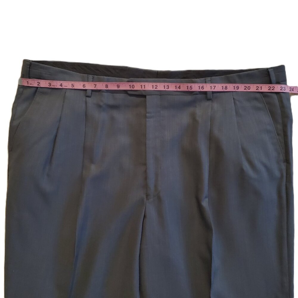 Pronto-Uomo Two-Piece Men's Gray Suit, Size 46R - Picture 13 of 14